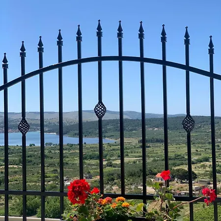 Vranac Sibenik アパート *